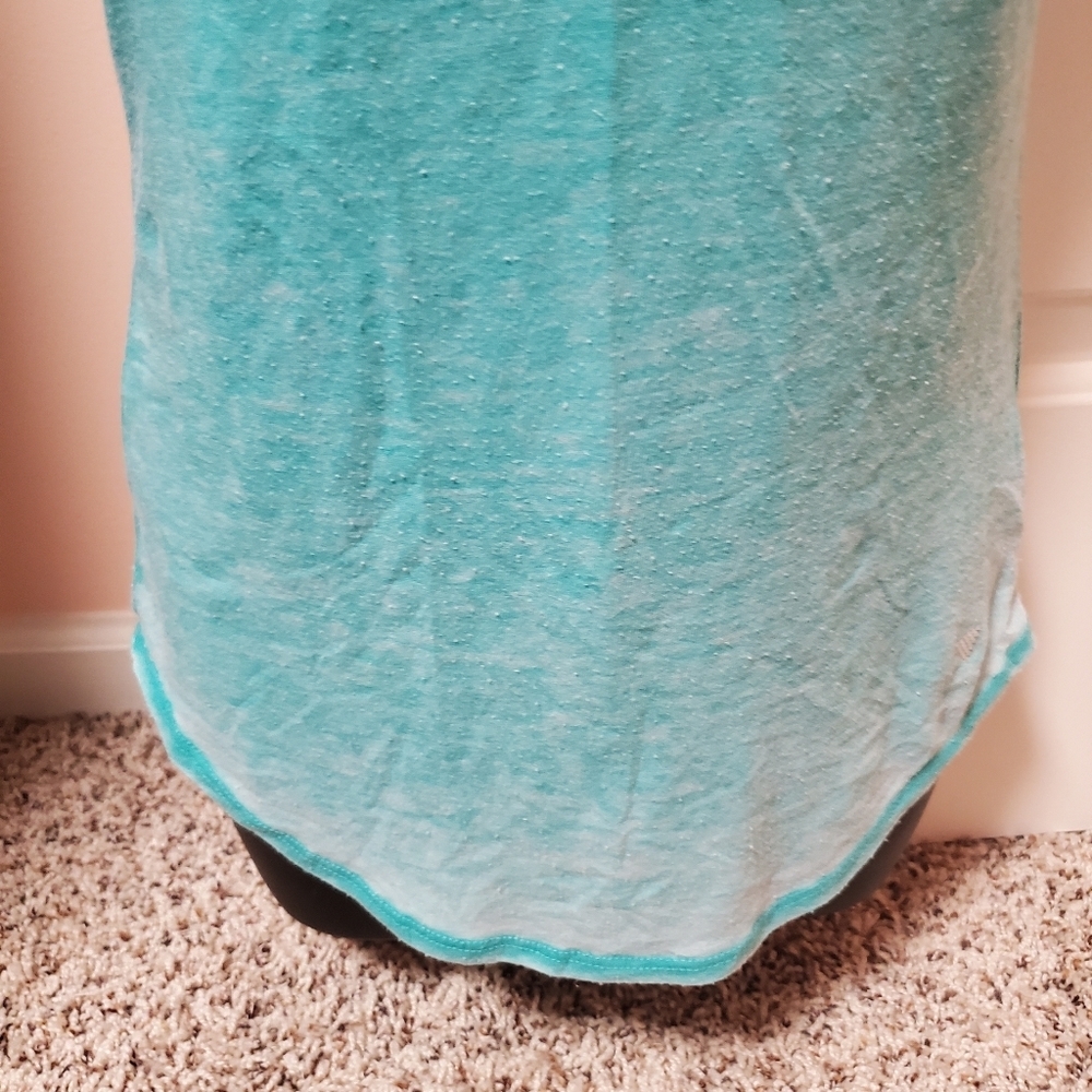 GUESS Distressed T-shirt - Picture 8 of 15